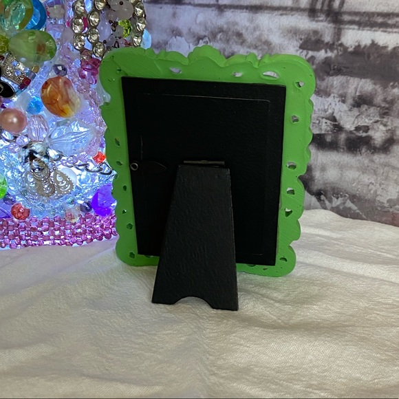New! Green Framed Ring Display Holder Decor - Picture 4 of 5